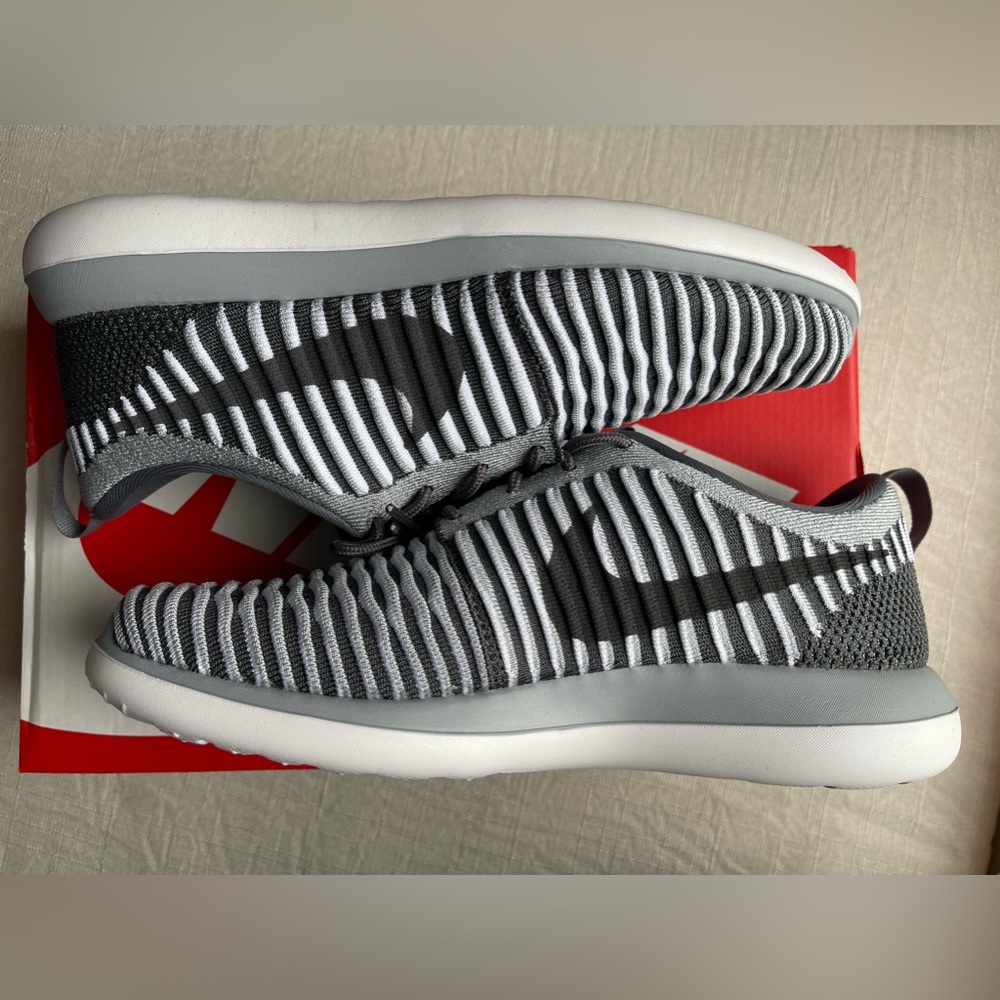 Nike Roshe Two Flyknit Grey